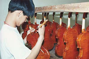 varnish1.JPG (18382 bytes)